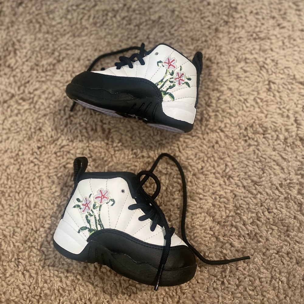 Air Jordan Sneakers Toddler 4C Black and White with Flower Design